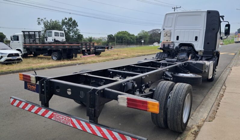 MB Accelo 815C Chassis 4X2 – (2013) completo