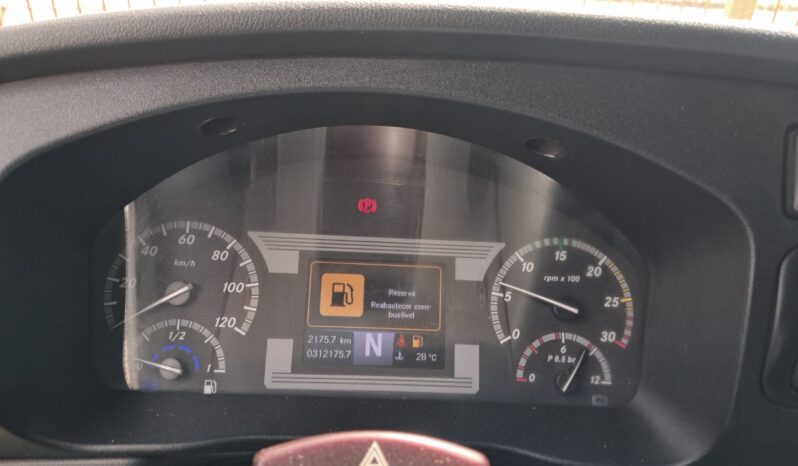 M.Benz Accelo 1016 4X2 Baú Carga Seca – (2021) completo