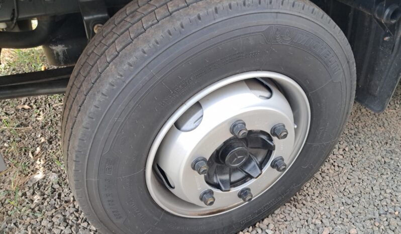 M.Benz Accelo 1016 4X2 Baú Carga Seca – (2021) completo