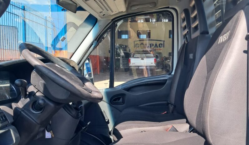 Iveco Daily 35S14 Carroceria 4X2 – (2016) completo