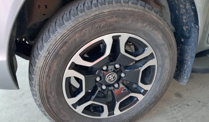 TOYOTA HILUX SRV CD 2.8 4X4 DIESEL AT – (2024) completo