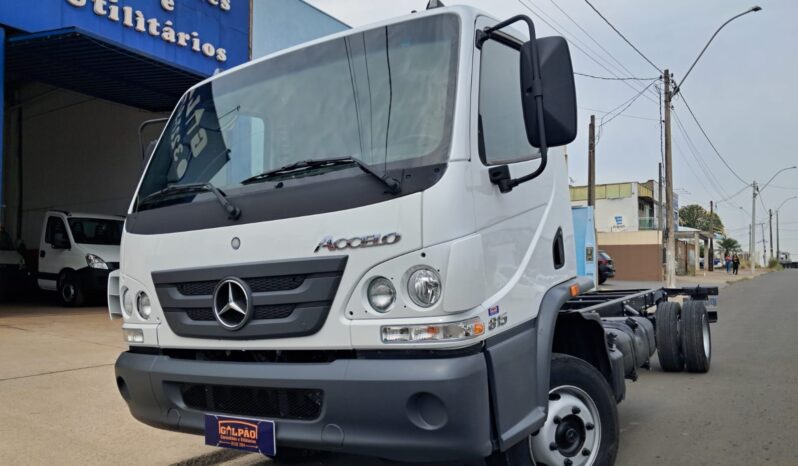 MB Accelo 815C Chassis 4X2 – (2013) completo