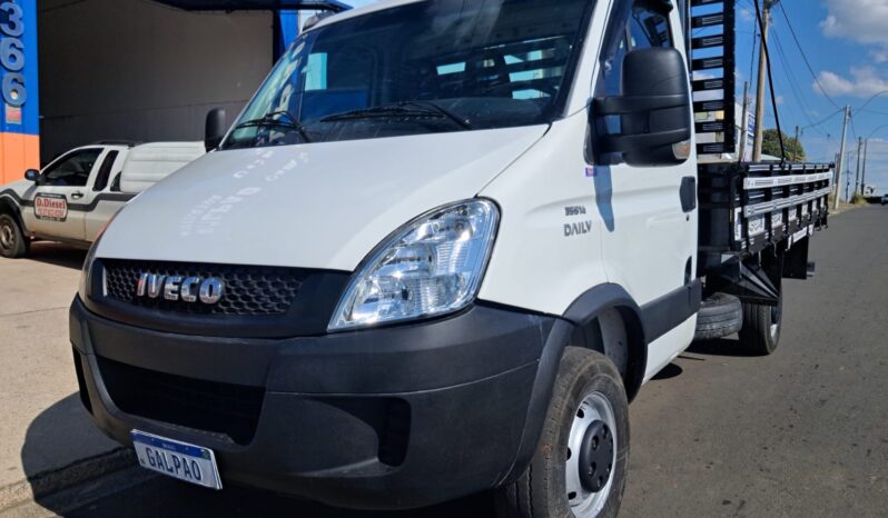 Iveco Daily 35S14 Carroceria 4X2 – (2016) completo