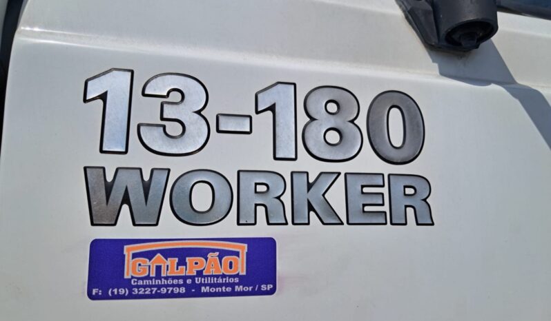 VW 13.180 Worker 4X2 – (2011) – Munck/Carroceria completo
