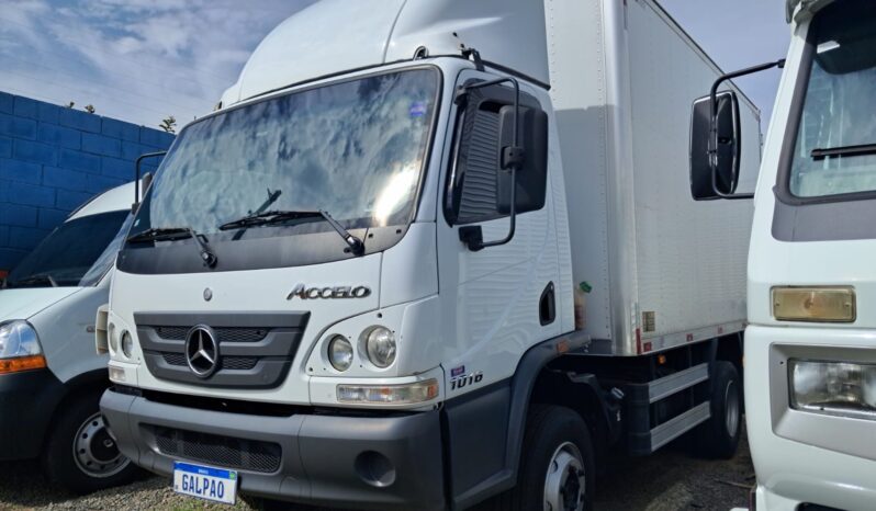 M.Benz Accelo 1016 4X2 Baú Carga Seca – (2021) completo