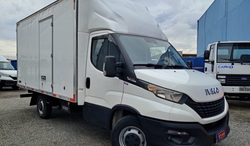 Iveco Daily 35.150 Baú Carga Seca 4X2 – (2020) completo