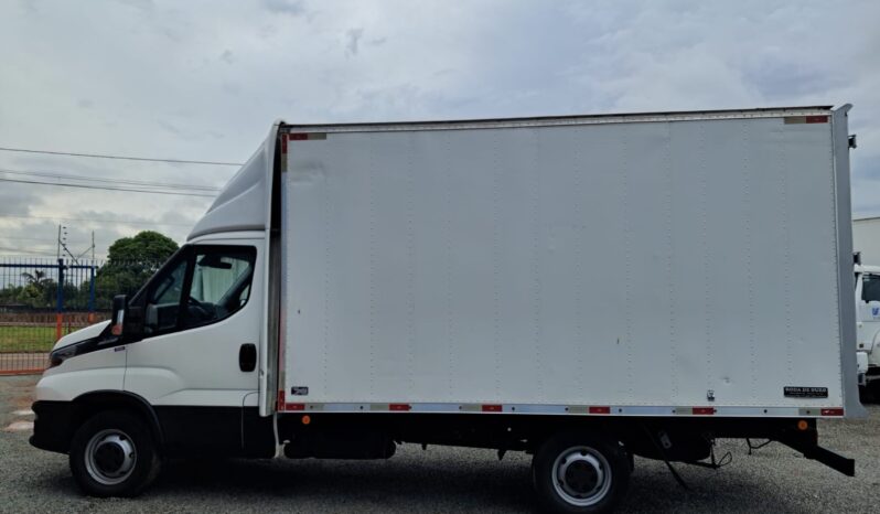 Iveco Daily 35.150 Baú Carga Seca 4X2 – (2020) completo