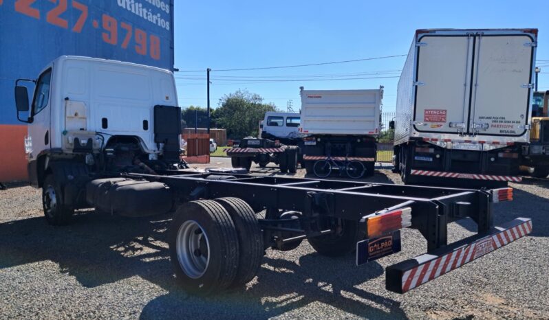 M.Benz Accelo 815C Chassis 4X2 – (2015) completo