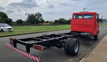 MB 710 Plus 4X2 Carroceria – (2011) completo