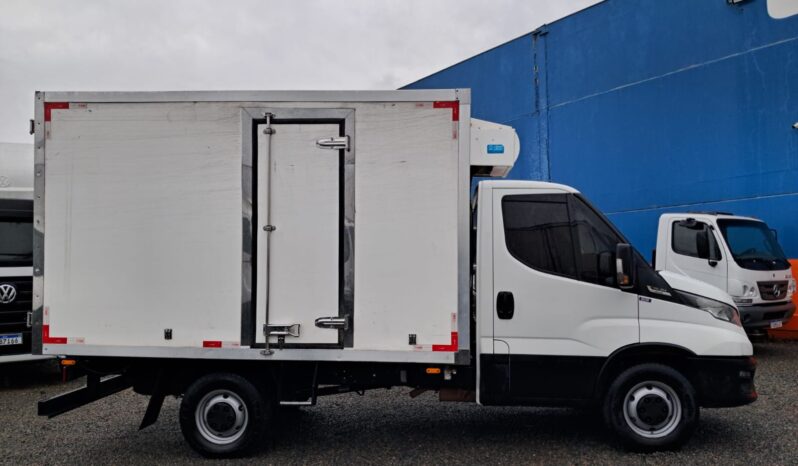 Iveco Daily 35.150 Baú Refrigerado – (2021) completo