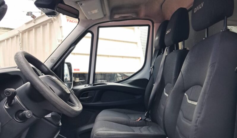 Iveco Daily 35.150 Baú Carga Seca 4X2 – (2020) completo