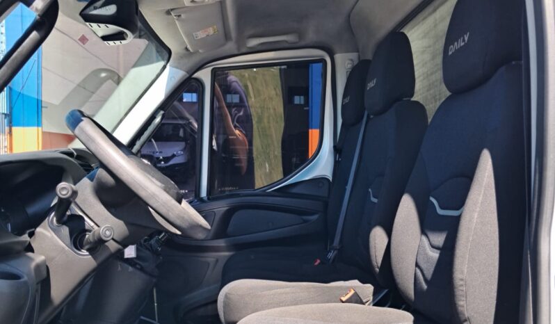 Iveco Daily 35.150 Baú Carga Seca – (2022) completo