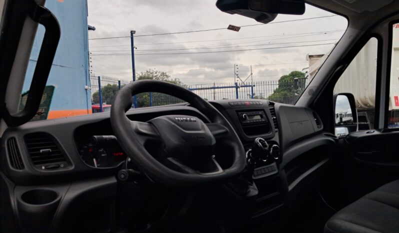 Iveco Daily 35.150 Baú Carga Seca 4X2 – (2020) completo