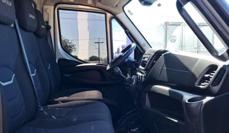 Iveco Daily 35.150 Baú Carga Seca – (2022) completo