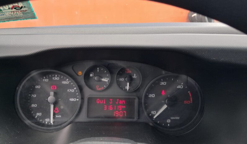Iveco Daily 35.150 Baú Carga Seca 4X2 – (2020) completo
