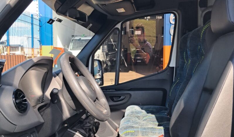 MB Sprinter 417 Furgão Passageiro/16L – (2025) completo