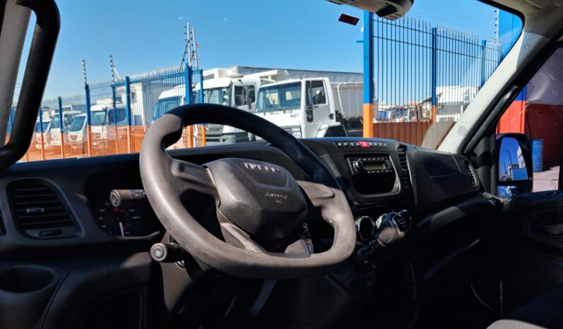 Iveco Daily 35.150 Baú Carga Seca – (2022) completo