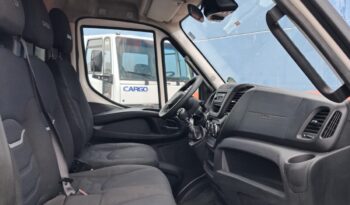 Iveco Daily 35.150 Baú Carga Seca 4X2 – (2020) completo