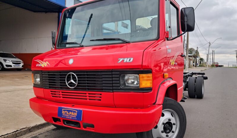 MB 710 Plus 4X2 Carroceria – (2011) completo