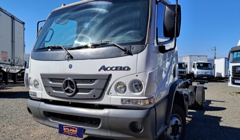 M.Benz Accelo 815C Chassis 4X2 – (2015) completo