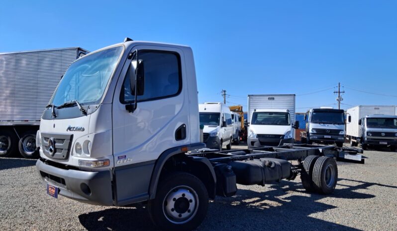M.Benz Accelo 815C Chassis 4X2 – (2015) completo